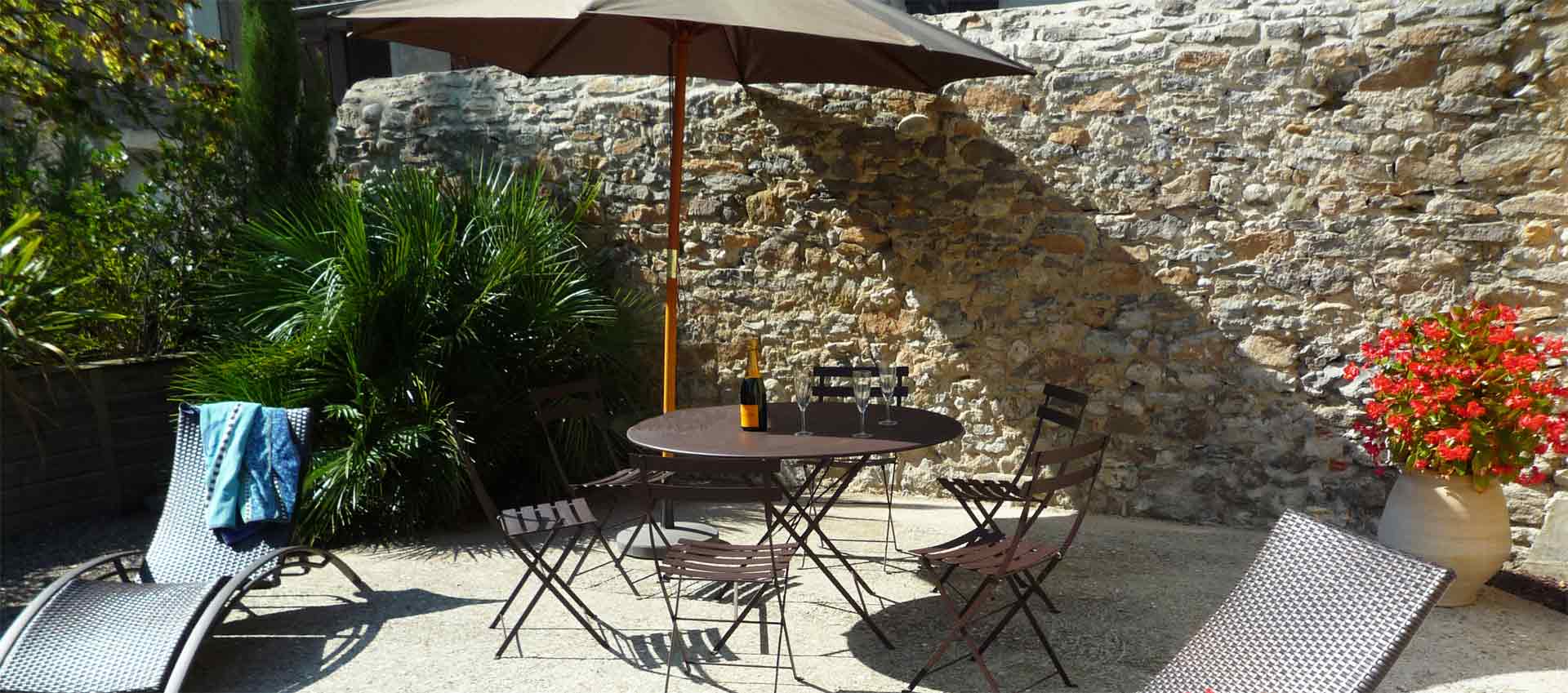 terrasse patio grand gite aude carcassonne
